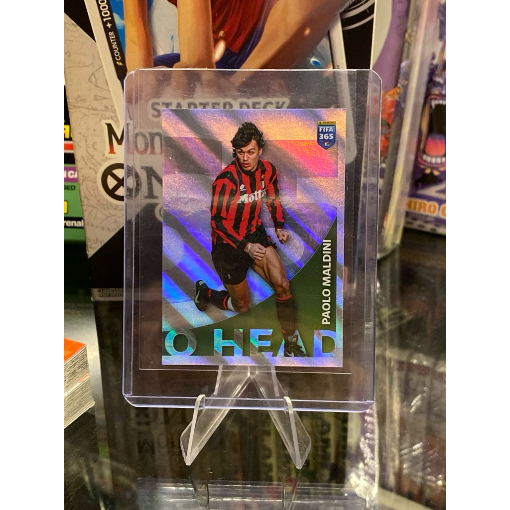 สติ๊กเกอร์ในตํานาน Paulo Maldini ของแท้ Panini FIFA 365 2026 AC Milan HEAD TO HEAD 38 เสื้อยืด