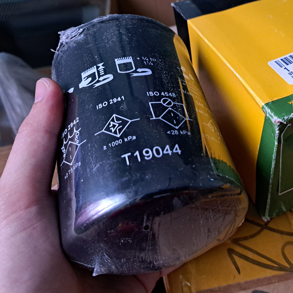 กรองน้ํามันเครื่องสําหรับรถไถ JD 5310/5055E อะไหล่รถไถ T19044