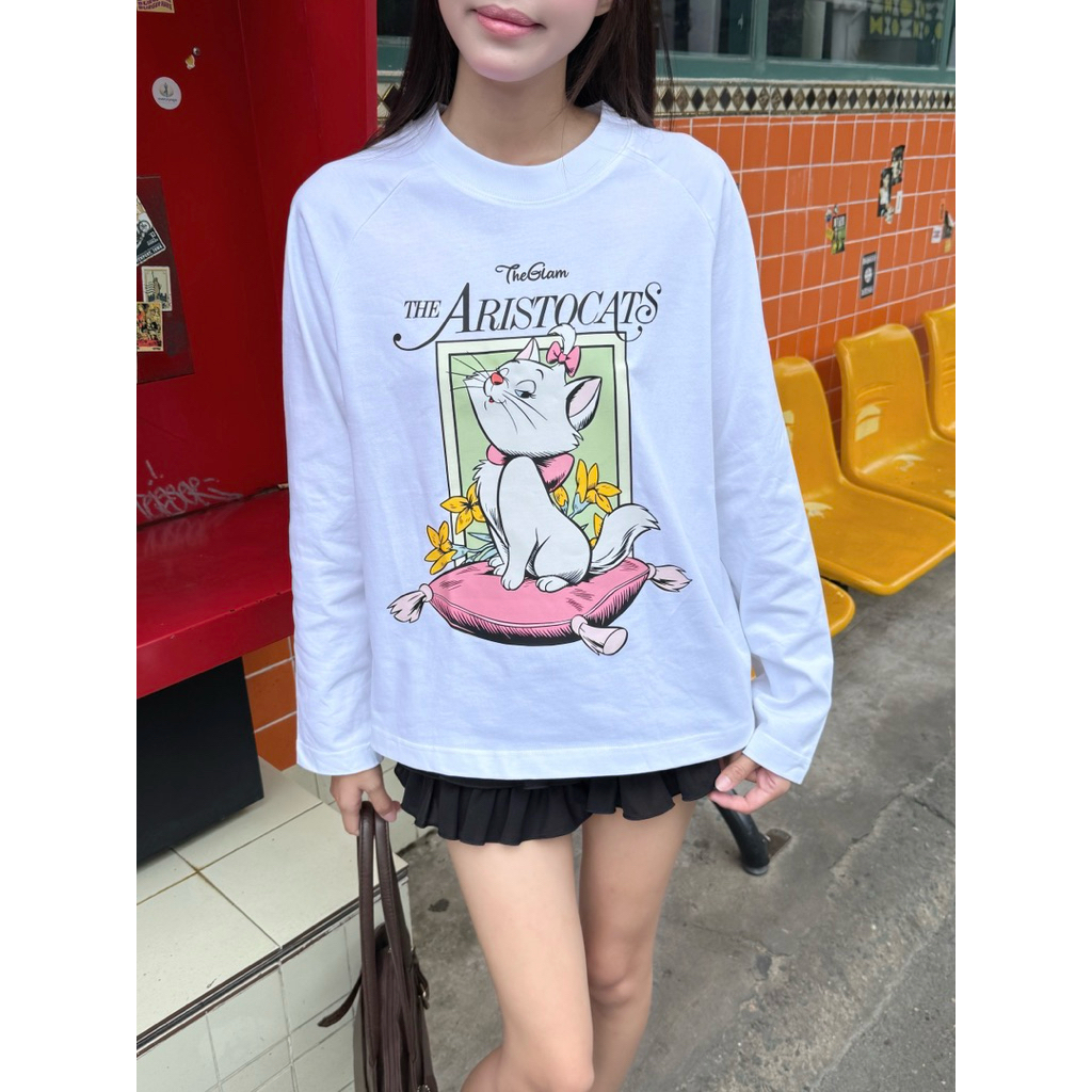TheGlam GENUINE - เสื้อยืดแขนยาวสีขาว "PINK CHARM" UNISEX Boxy Form สําหรับผู้ชายและผู้หญิง - TS03-09