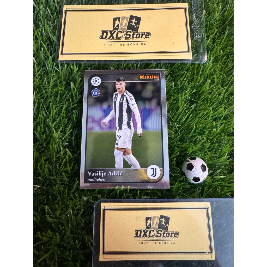[ ของแท้ ] - RC - TOPPS MERLIN 2025 - VASILIJE ADZIC (JUVENTUS)