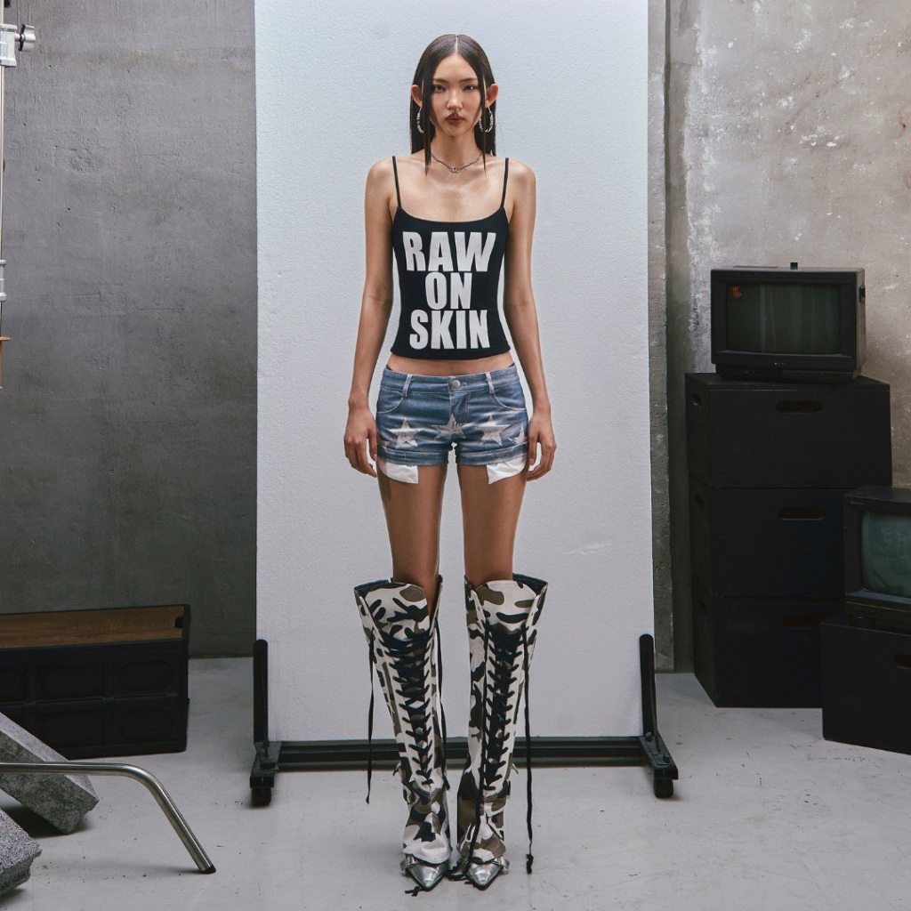 TATICHU - RAW Text Print Camisole Top - RAW Printing Tank Top