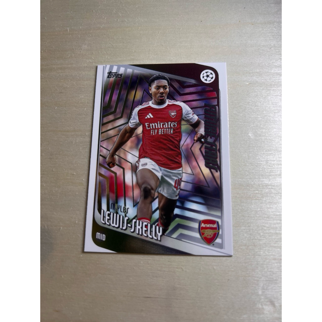 การ์ดผู้เล่น Myles Lewis-Skelly - Future Stars - การแข่งขันสโมสร Topps UEFA 2025/26 - Arsenal
