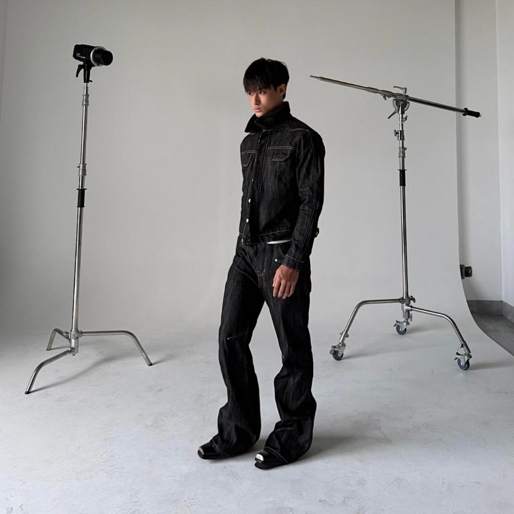 FABRICLISM กางเกงยีนส์ขาบาน ผ้ายีนส์ 12oz ลายรอยขีด ทรงเป๊ะ กันหด Unisex - 068