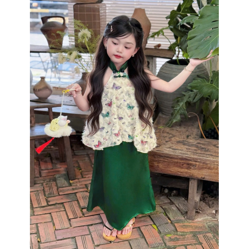 (DESIGNER) HK70 เซตเสื้อคล้องคอและกระโปรงหางปลาพร้อมตะเกียง 7 VND