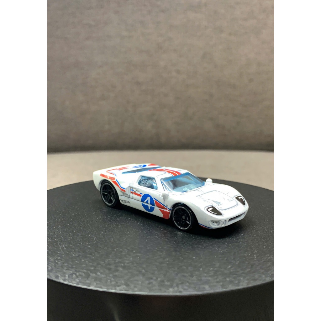 Hot Wheels - Ford GT-40 - รุ่น Gumball 3000 (หลวมสวย ถอดสติ๊กเกอร์ที่ฝากระโปรงหน้า)