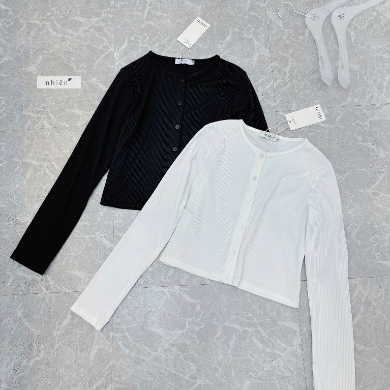 Nowie Top - เสื้อยืดผู้หญิง เสื้อแขนยาวจั๊มกระดุม nhien.official NAT00036