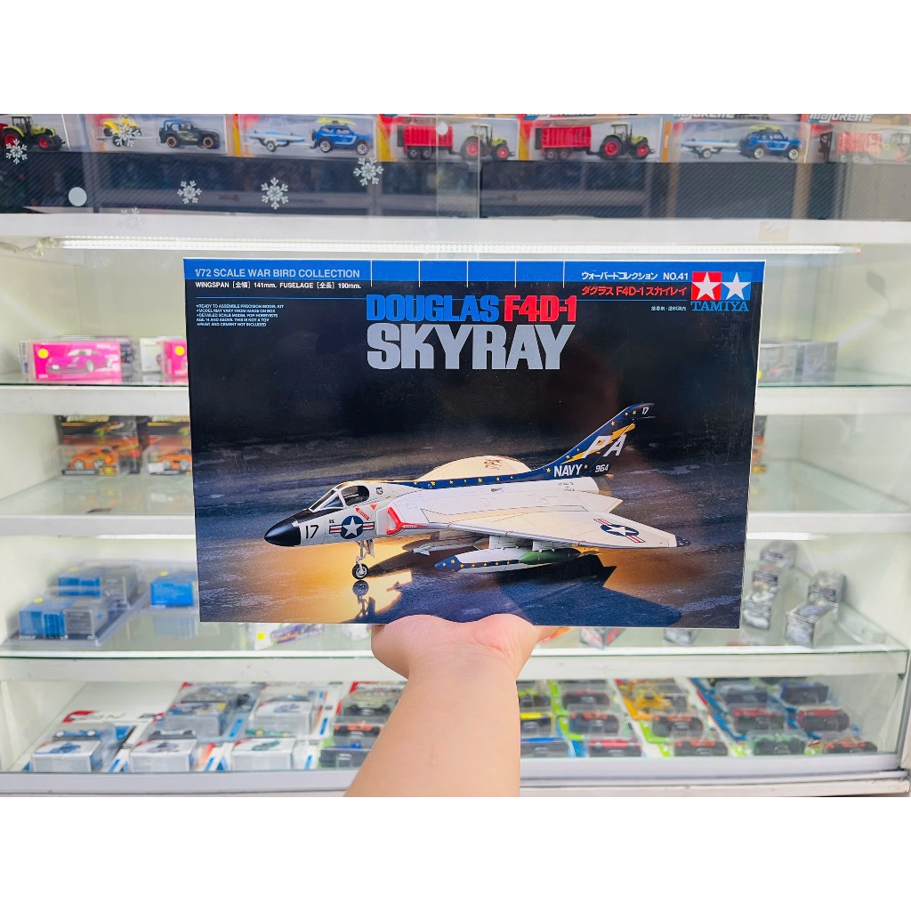 เครื่องบินทหาร US รุ่น F4D-1 Skyray 60741 Tamiya