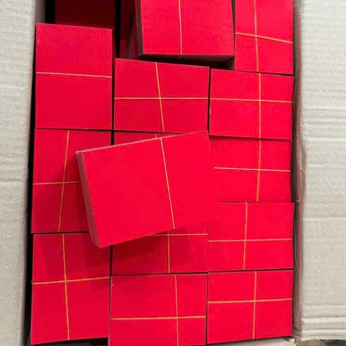 ชุดแผ่น 20/30 แผ่น PRE-CUT RED VELVET PAPER 8x11CM - MAKE TE DECORTATIONS, HOME DECOR