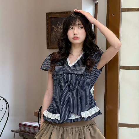 Meei Shop เสื้อลูกไม้คอเต่าลายสก๊อตโบว์น่ารัก,Dex Brand Bear Ruffle Blouse Feminine Summer Fashion-N