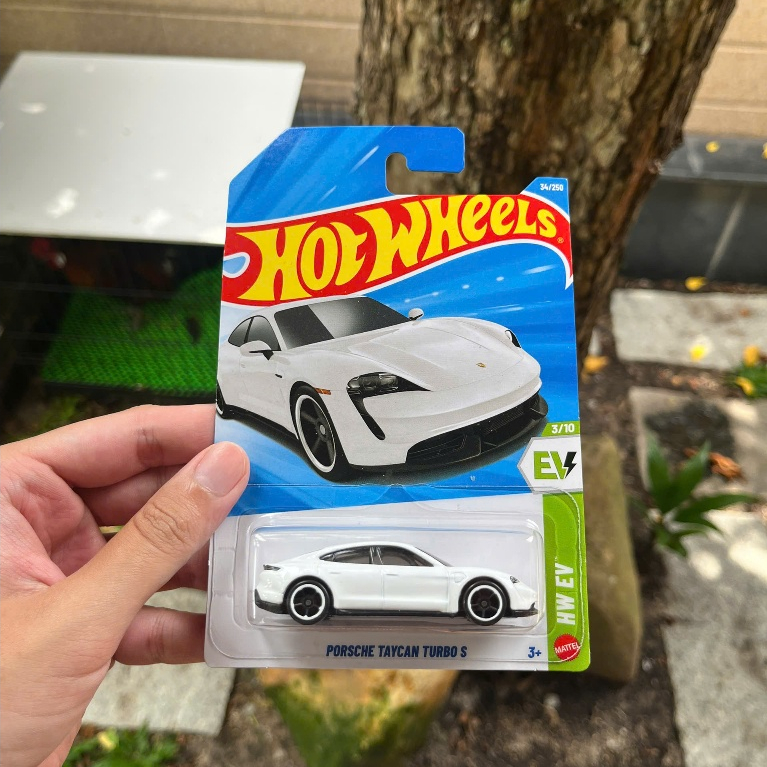 ล้อร้อน PORSCHE TAYCAN S