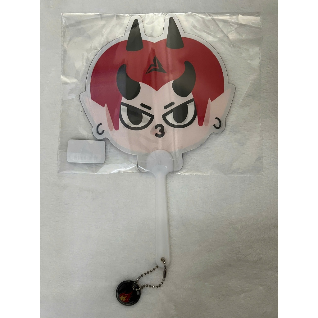 DOMIIA LENTICULAR HAND FAN - DOMIIA LENTICULAR HAND FAN