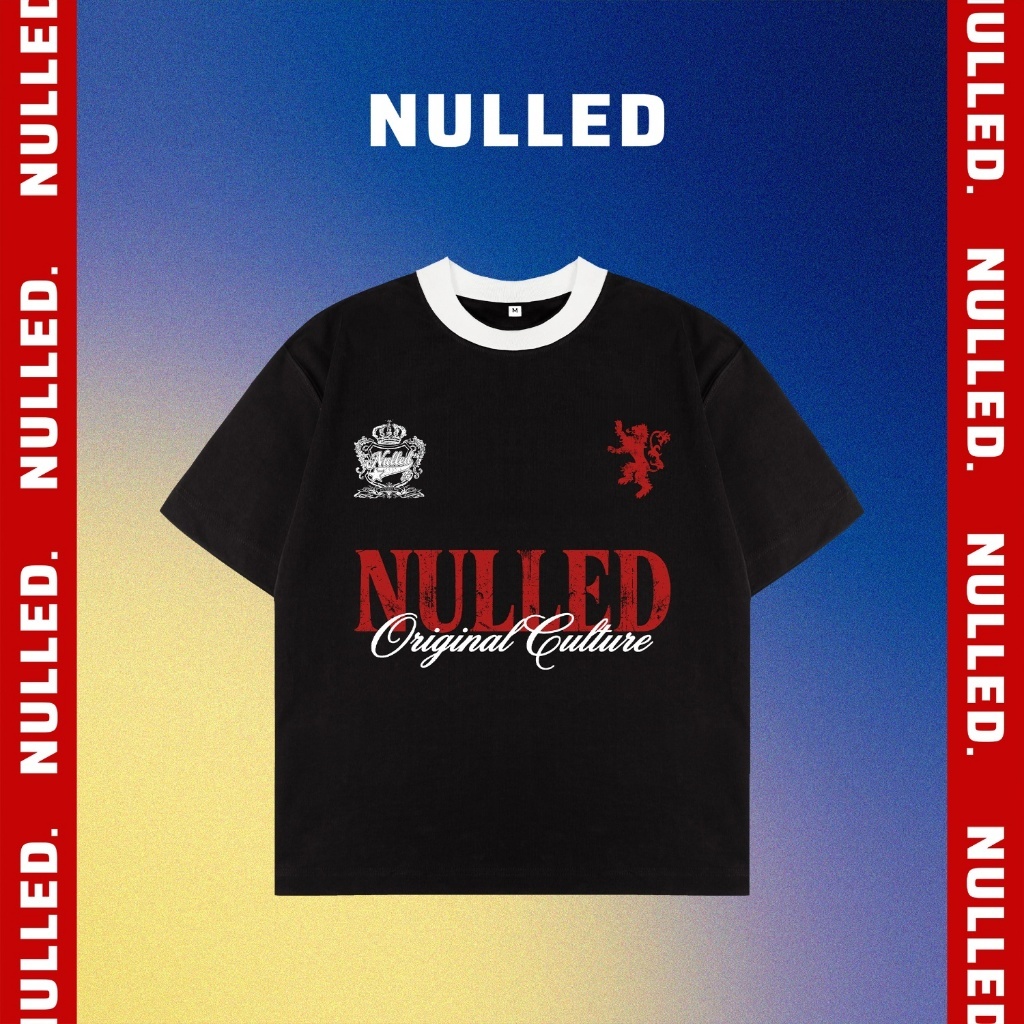 NULLED Original Culture Tee เสื้อยืดคอปกแหวนสีดําทรงกล่อง | N-T3136-HC-T7-DVT