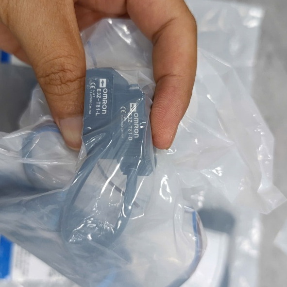 E3Z-T81 PNP เซ็นเซอร์ออปติคอลรับส่งสัญญาณอิสระ, 12-24VDC | ภาษีมูลค่าเพิ่ม 8%