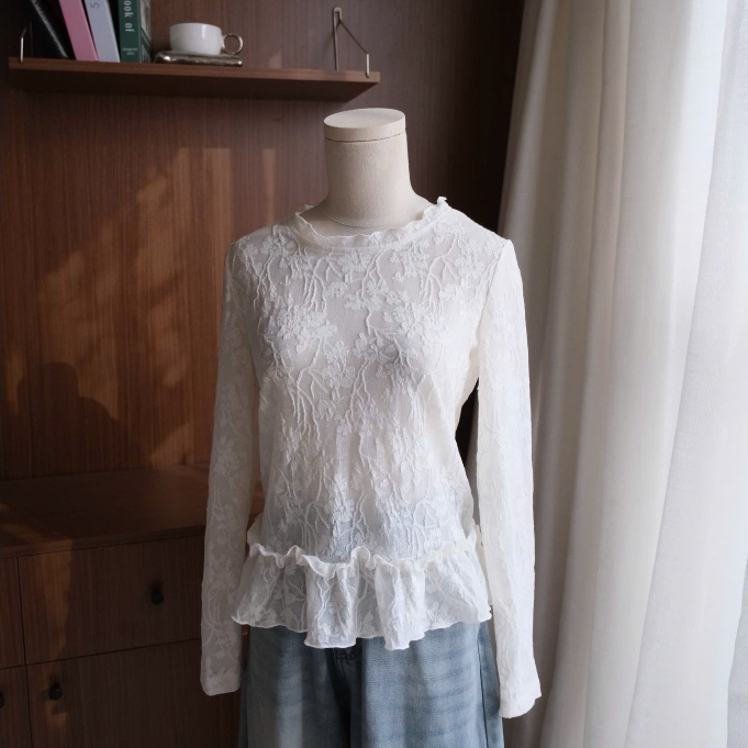 Nene Top (TSW) เสื้อลูกไม้ลายดอกไม้แขนยาวผู้หญิง คอปกนัวเนีย the.sweather