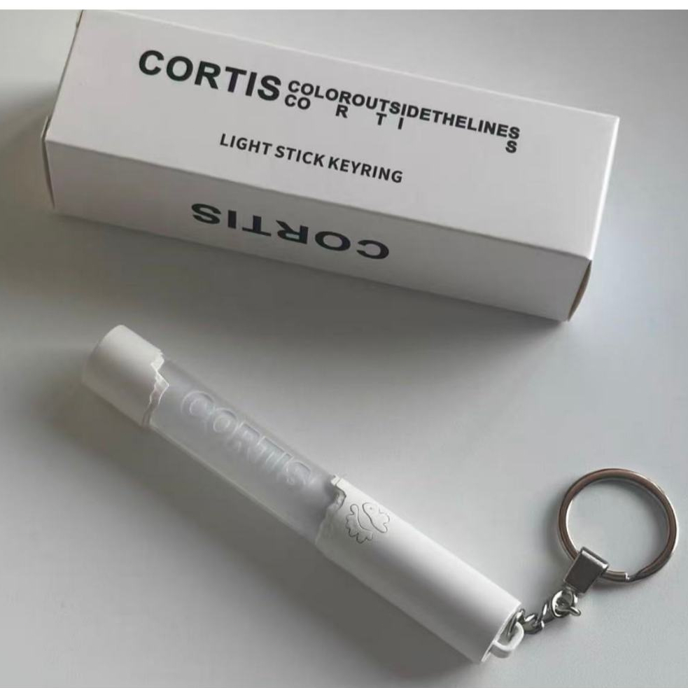พวงกุญแจแท่งไฟ CORTIS