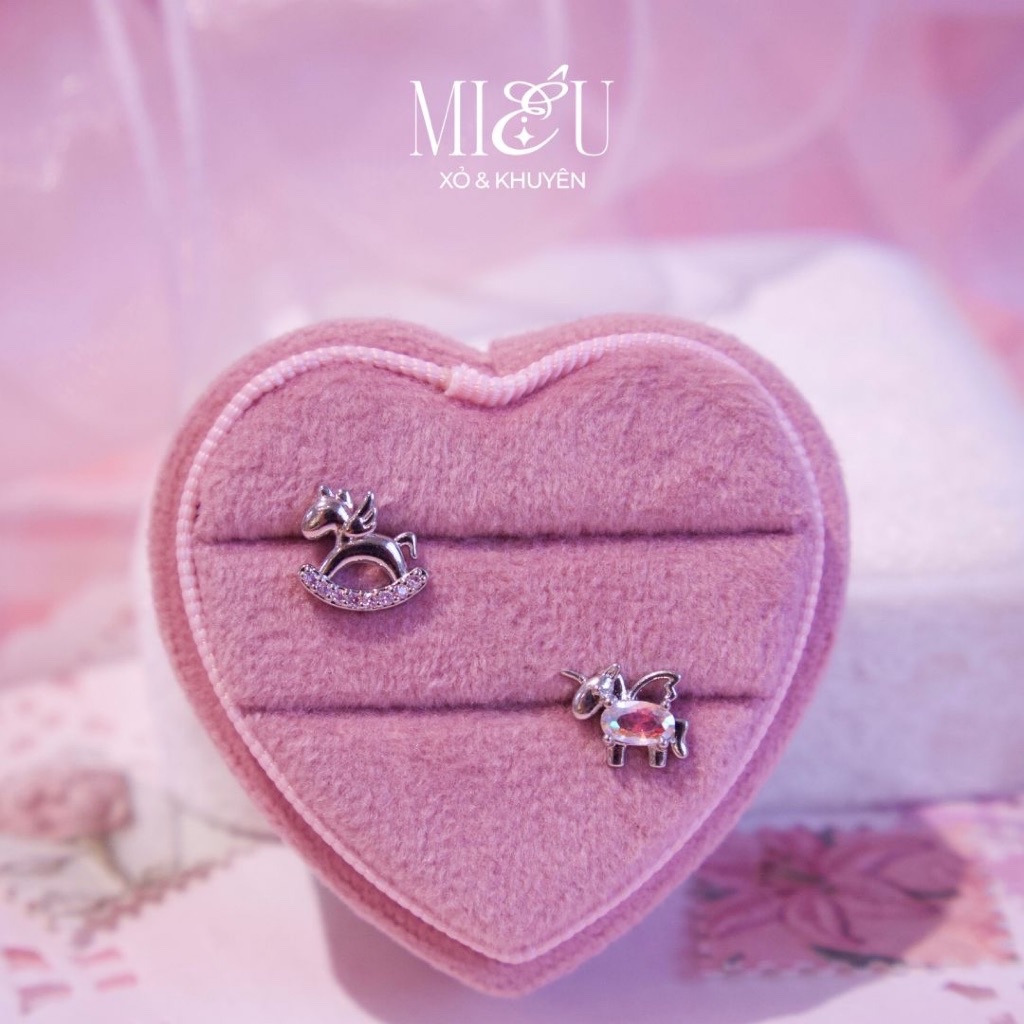 UNICORN HORSE ต่างหู HOLO STONE/PINK EDGE [EXTERNAL THREAD LATCH] วัสดุ STAINLESS STEEL [1 ชิ้น] - M