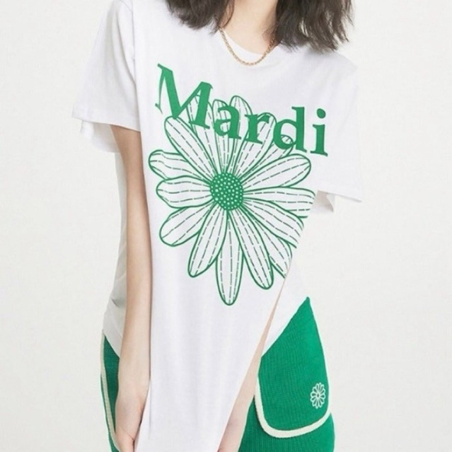 เสื้อยืด Mardi Mercredi ของแท้