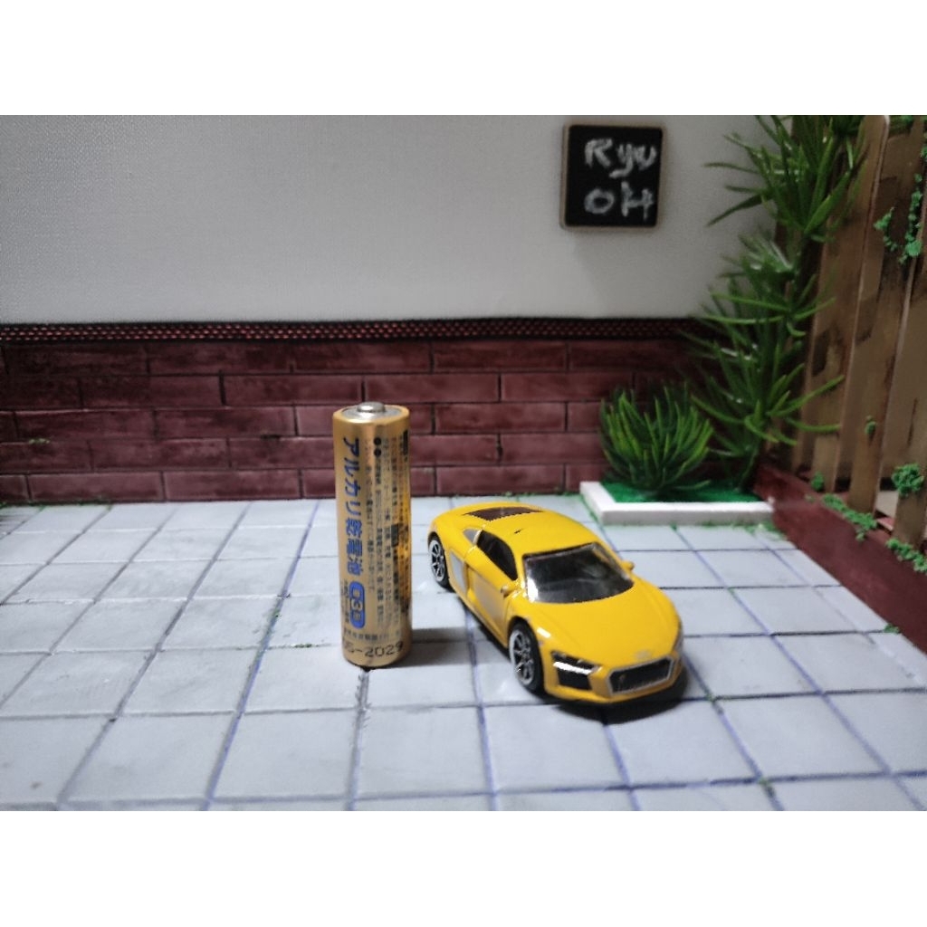 1:32 scale Audi R8 V10 รถเหล็กโมเดล