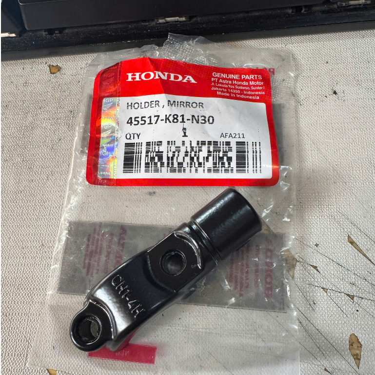 VARIO GLASS FOOT / CLICK THAI / BEAT / Genio / Scoopy ZIN HONDA - 45517K81N30