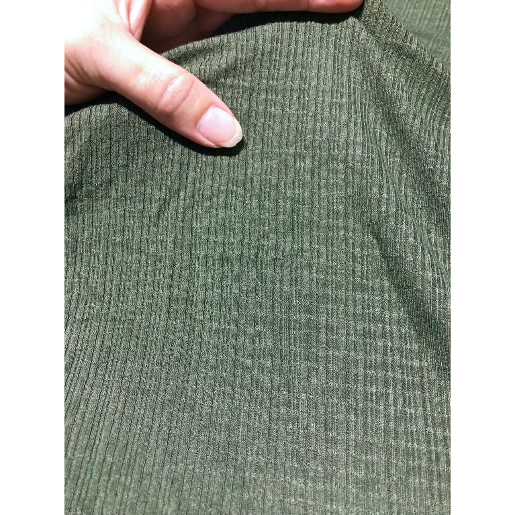 C444 - ผ้ายางยืดลายสีเขียวมอส ยืด 4 ทาง - SIZE 2M