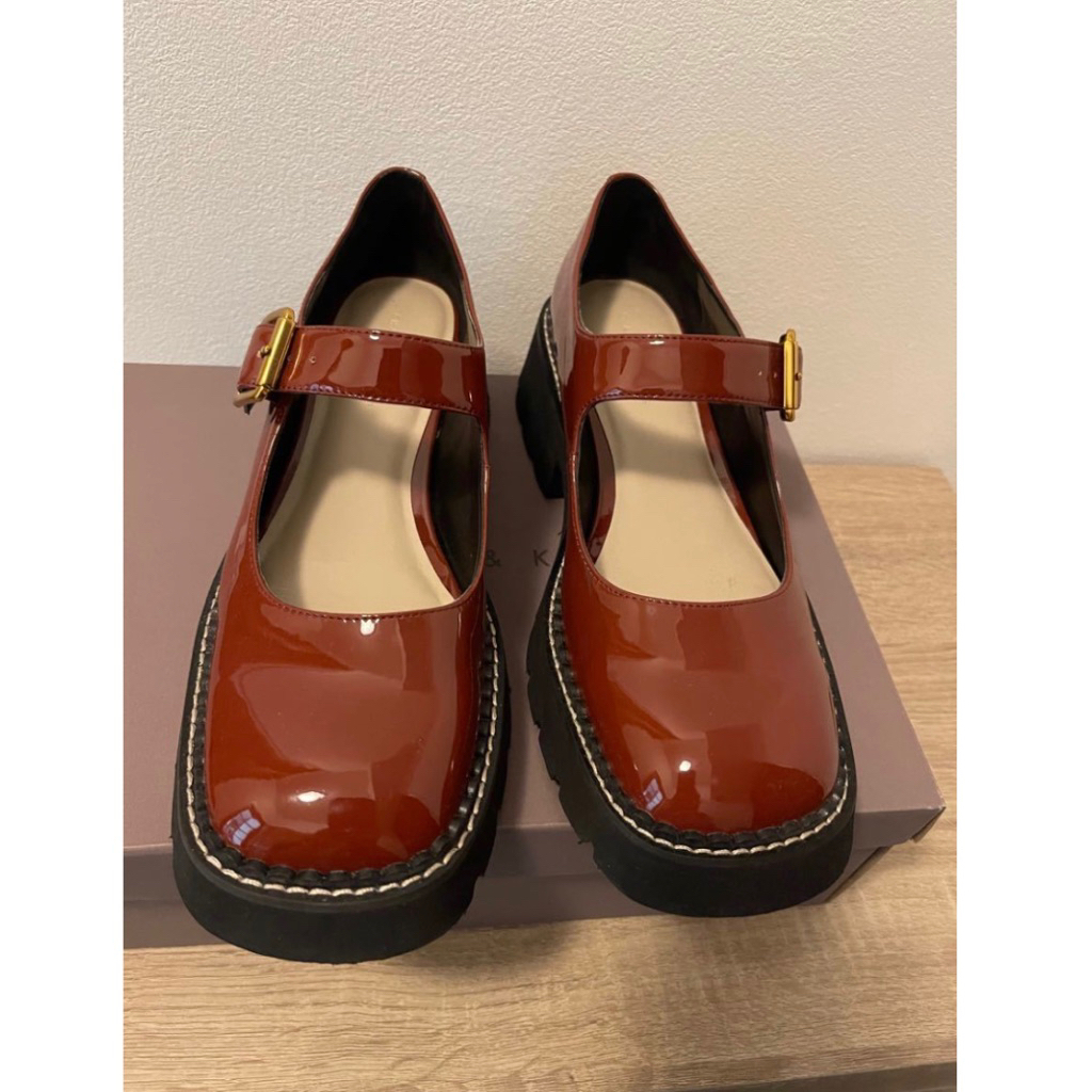 CHARLES & KEITH Pass รองเท้า Charles & Keith ใหม่