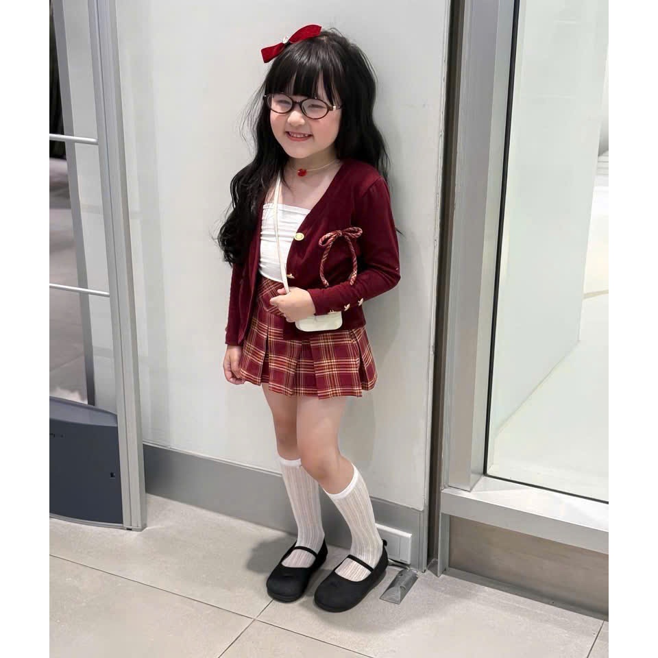 สีแดง 3 ชิ้น เซทพร้อมกระโปรงเด็กผู้หญิง