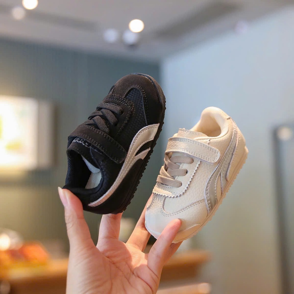 รองเท้ากีฬาสําหรับเด็กรองเท้าผ้าใบสําหรับเด็กชายและเด็กหญิงที่มีสายรัดไฟสุดกอดเท้าป้องกันการลื่นไถลไ