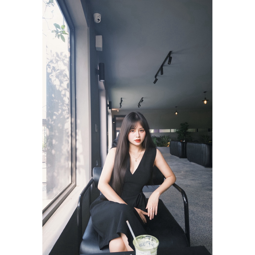 Pass freesz 6SIX เดรสสีดําผ่าหน้าอก S/M กลาง