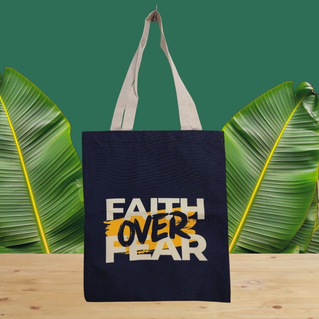 FAITH OVER FEAR กระเป๋าโท้ทพิมพ์ลายสองด้านลิ้นชักเดียว