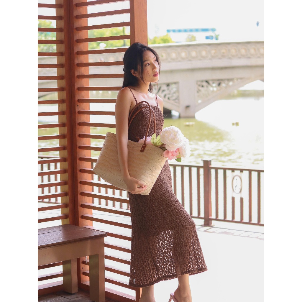 ชุดเดรสทูพีซลูกไม้ยาวสีน้ําตาล Choco - CALL ME ARI - ชุดเดรสแม็กซี่ช็อคโกแลตหวาน