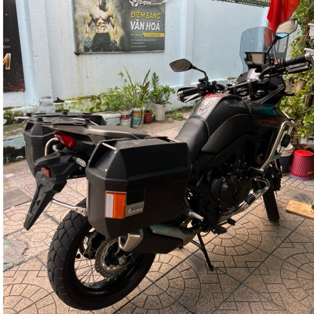 เคสข้าง Givi E23 N มีไฟ [สินค้าแท้]