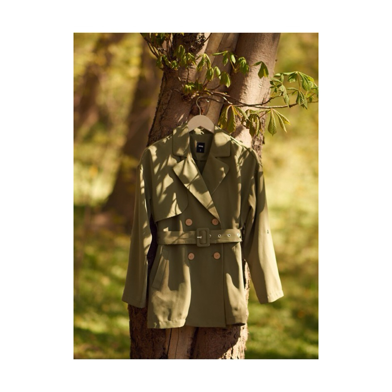 เสื้อโค้ทท่อสีกากี Sinsay