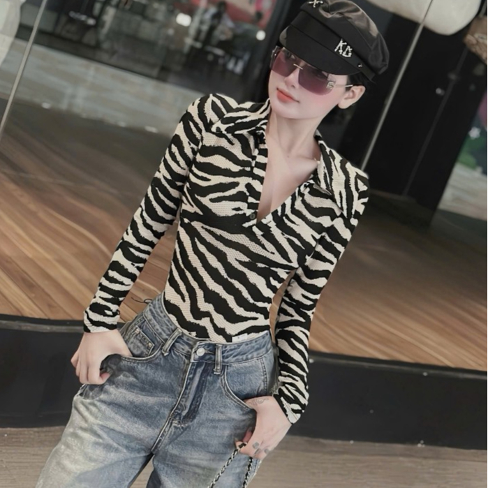 เสื้อยืดแขนยาวคอปกเยอรมันของผู้หญิงทําจากผ้าตาข่ายโฟมมีหลายรูปแบบเซ็กซี่มากเข้ารูปพอดีตัว ADT047