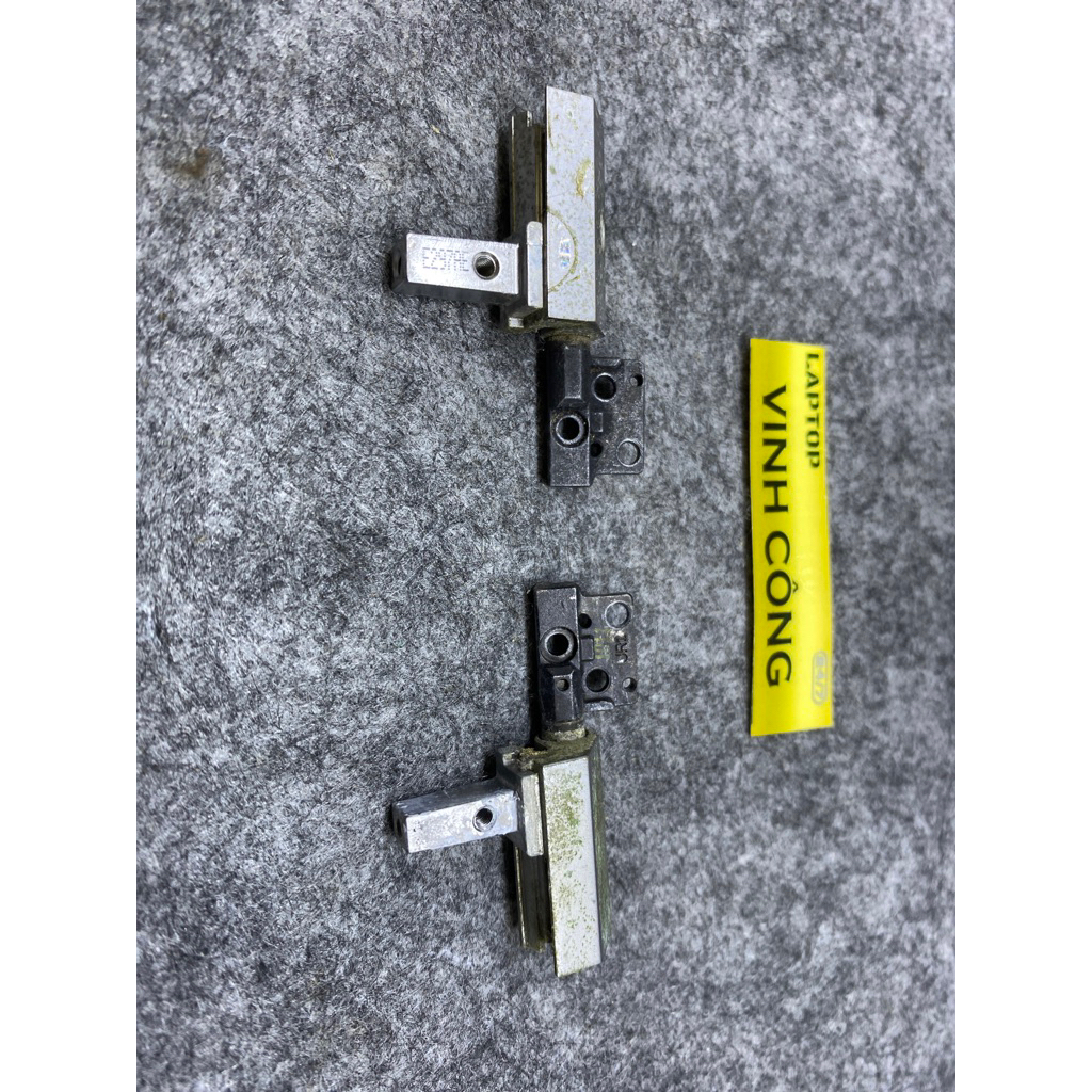 บานพับแล็ปท็อป Dell E6410 ถอดประกอบ