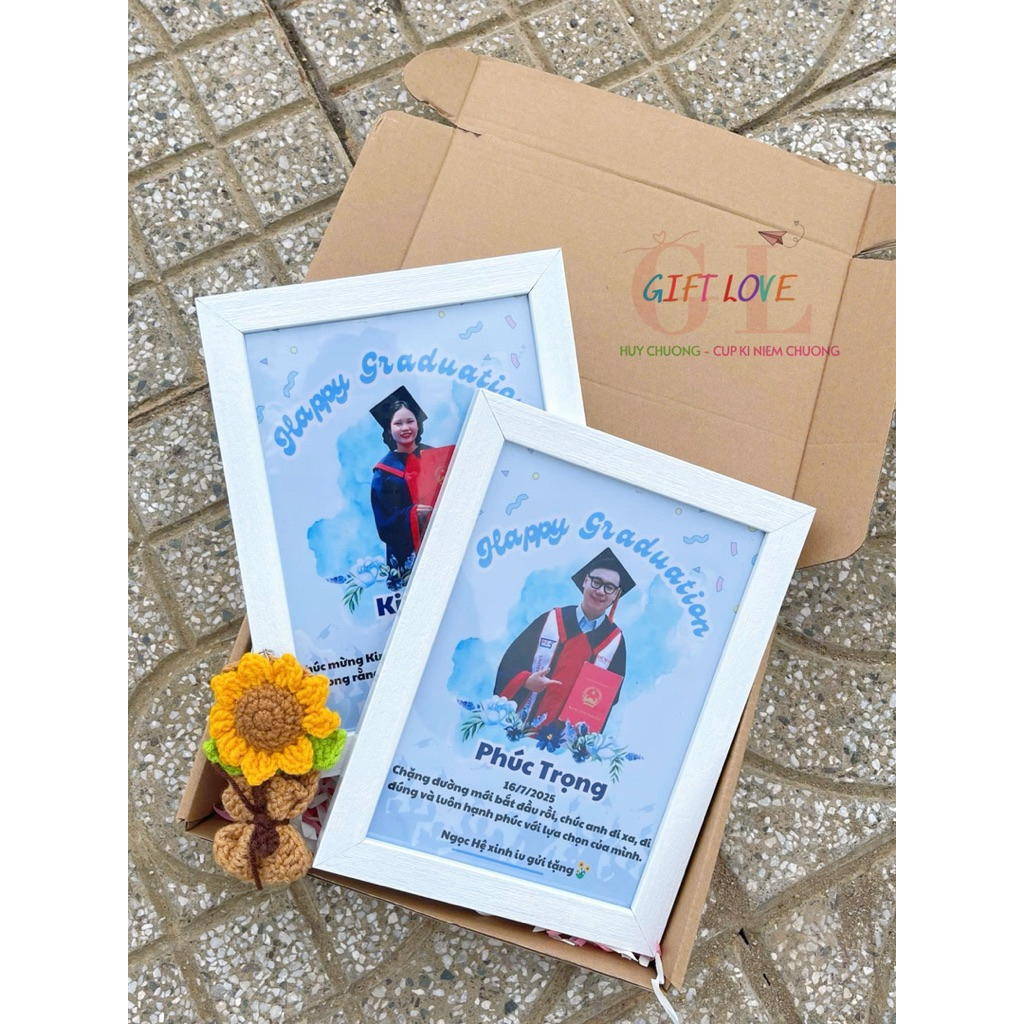 [ของขวัญ คอมโบ] พวงกุญแจ + กรอบรูปพิมพ์ขอ HCM HCM HCM