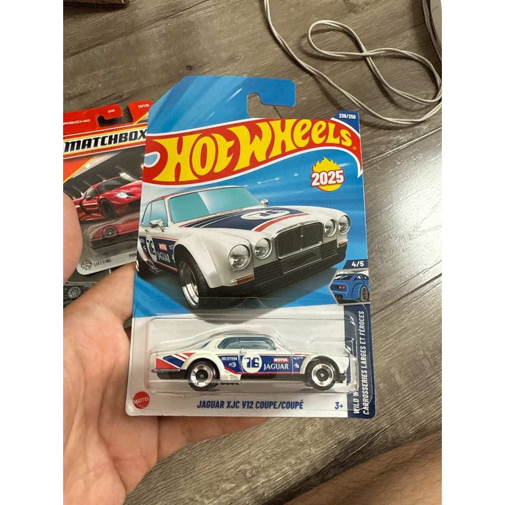 โมเดลรถ Hotwheels Jaguar XJC V12/