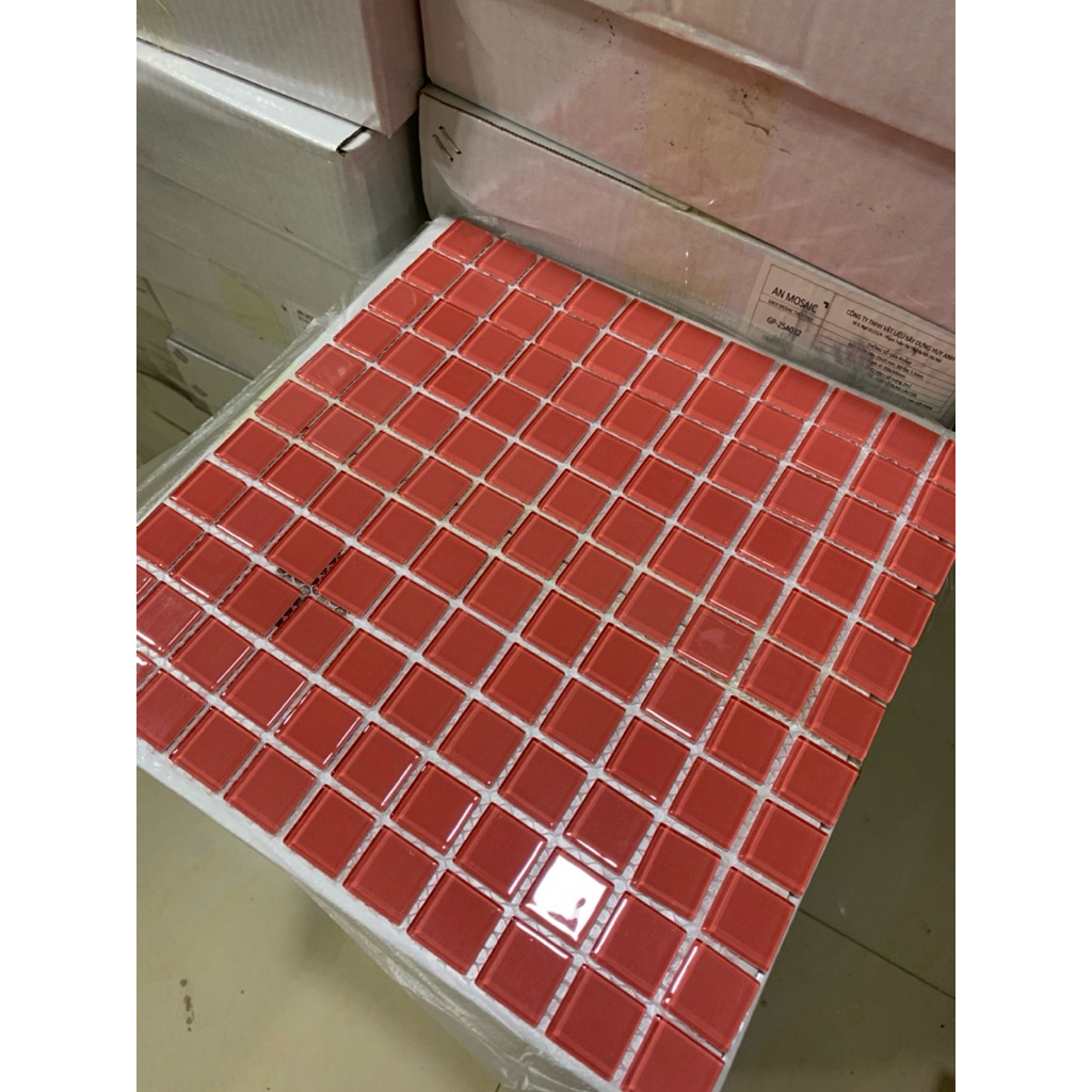 แผงโมเสคแก้วสีชมพูเข้ม/แดงอ่อน30ซม