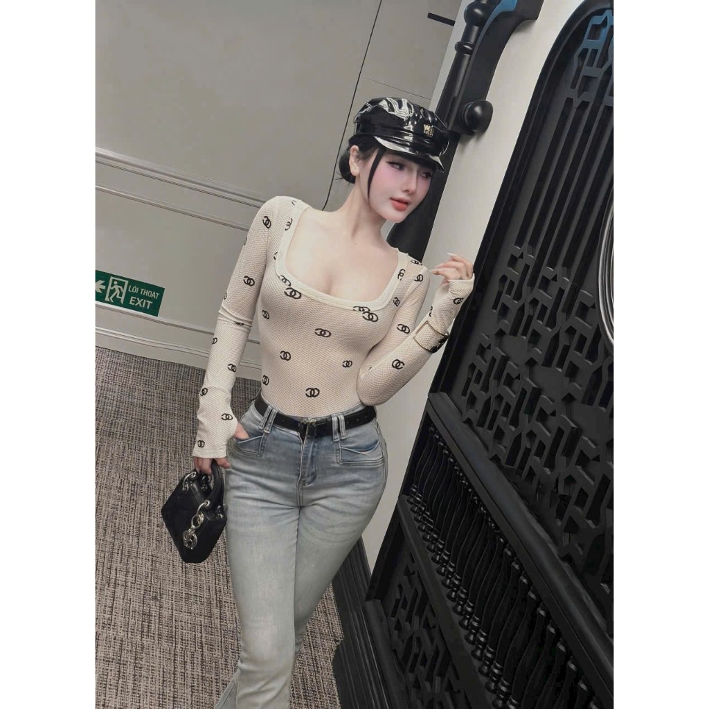 เสื้อคอยูแขนยาวผู้หญิงผ้าโฟมลายตัวซีหรูหราหรูหราและหรูหรามาก ADT049