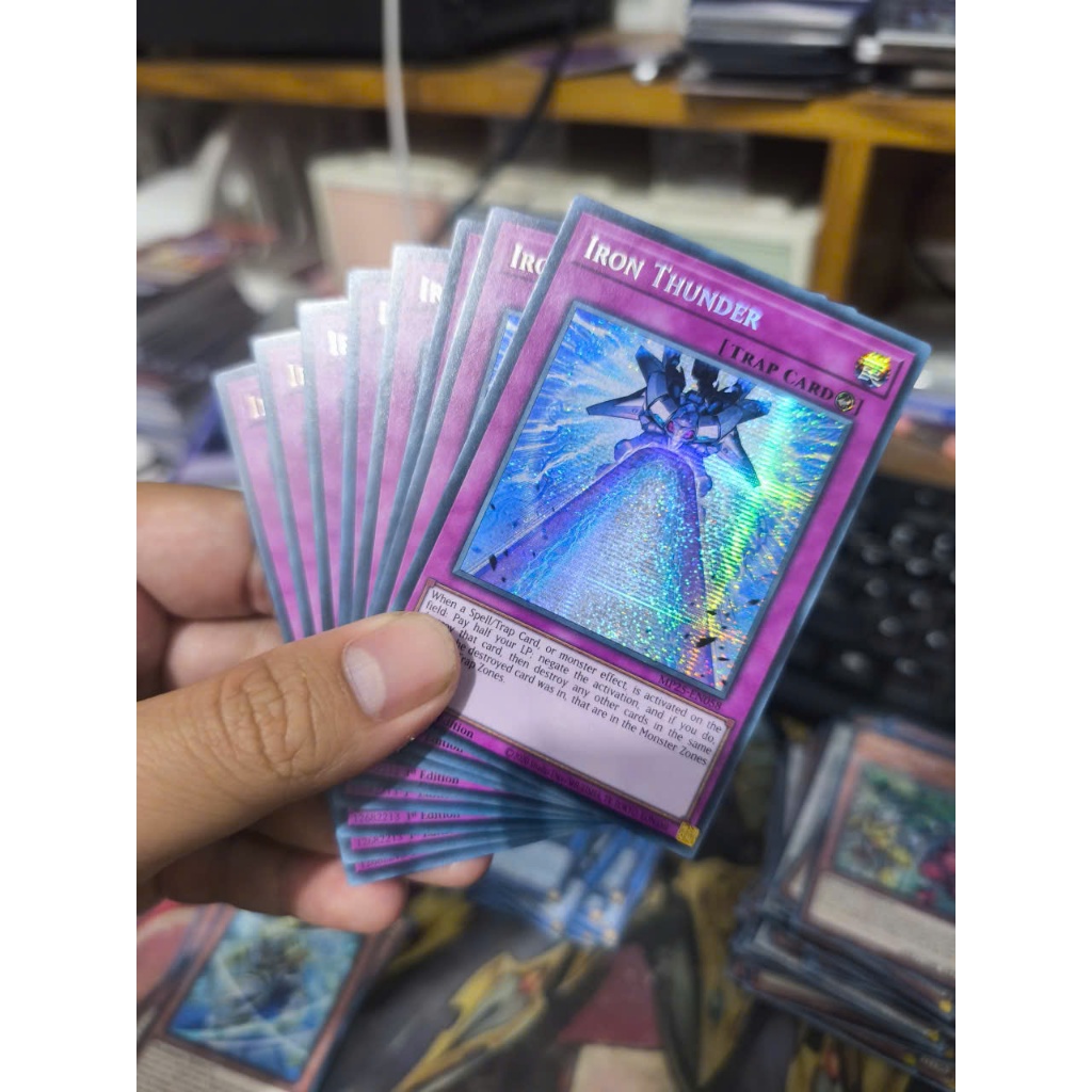 [Yugioh Funny Shop] การ์ด 1 ใบ MP25-EN058 - Iron Thunder - Prismatic Secret Rare