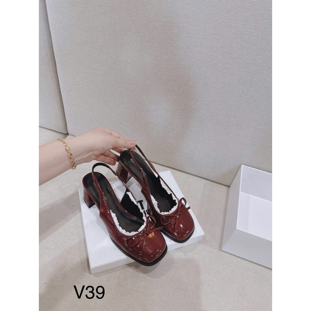 รองเท้าแตะลูกไม้หัวเหลี่ยม 5ซม. V39