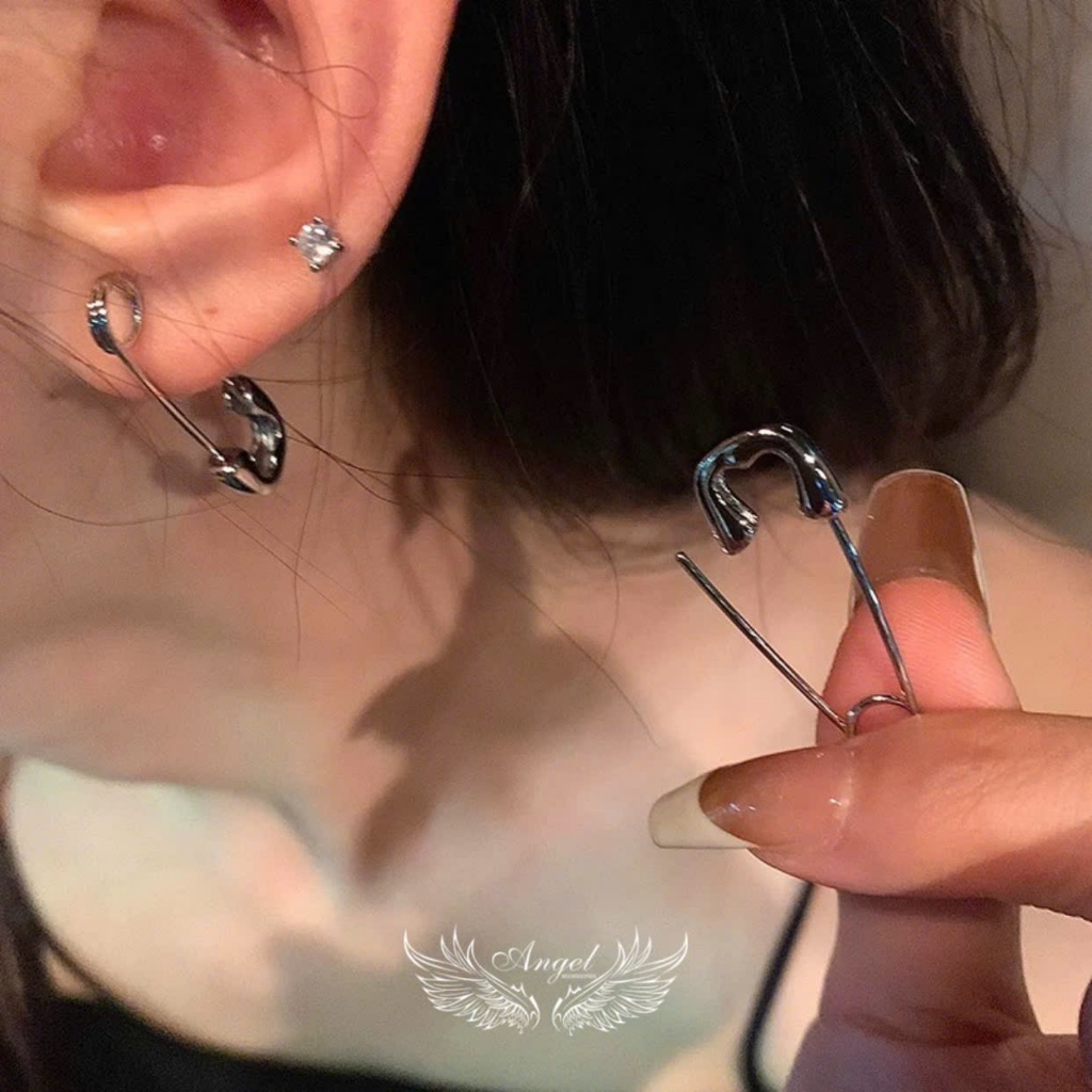 ต่างหูรูปเข็มตะวันตกต่างหูแบบหนีบตะขอมีเอกลักษณ์เฉพาะตัวเครื่องประดับแฟชั่นสําหรับผู้หญิง บาท134