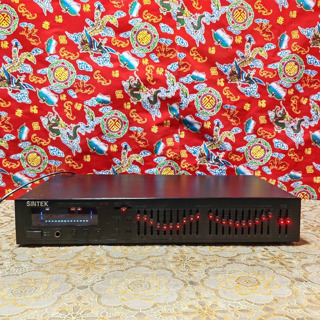 กรองเพลงเก่าบนจอแสดงผล SENTEK EQ999/เครื่องที่ใช้ไฟฟ้า 220v
