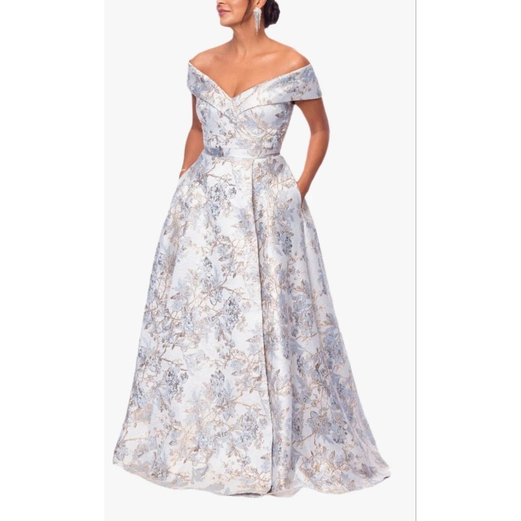 XSCAPE ชุดราตรีเปิดไหล่