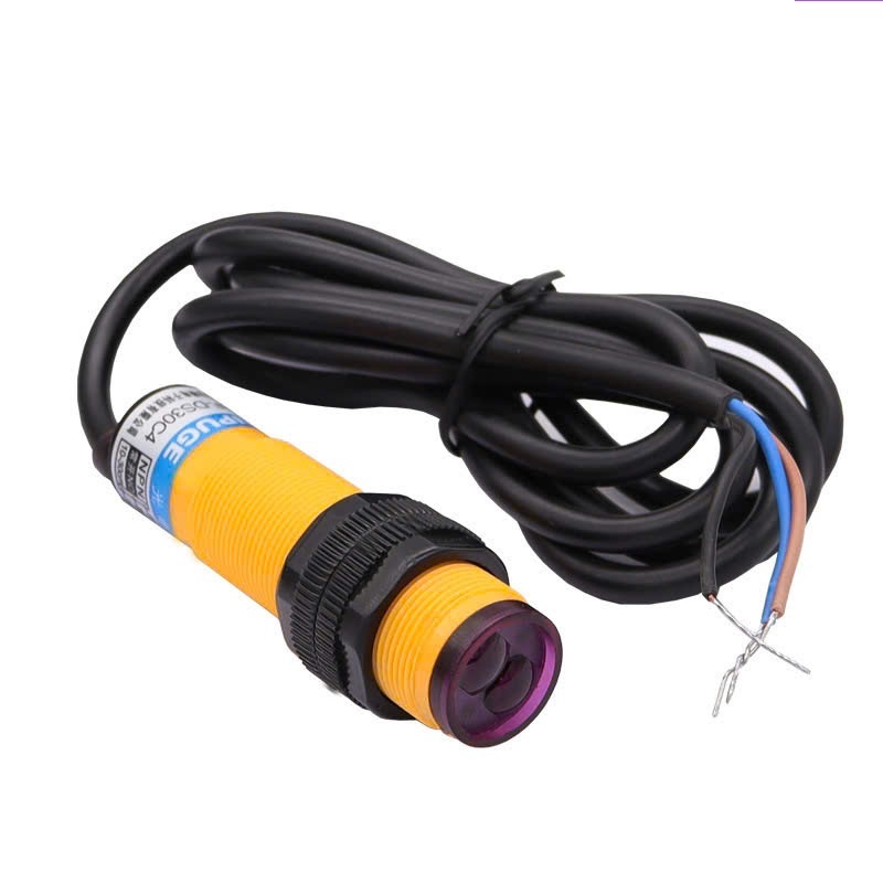 โฟโตอิเล็กทริคเซนเซอร์ E3F-DS10C4, E3F-DS30C4,E3F-DS30P1. แรงดัน 6-36v เอาต์พุต 0V หรือ 24V.