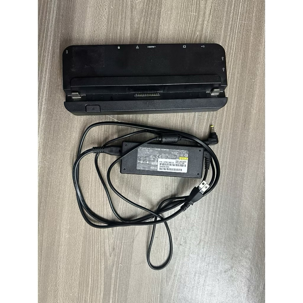 แท่นชาร์จ Fujitsu Stylistic Q739 | แท่นชาร์จของแท้พร้อมเครื่องชาร์จมาตรฐาน | อุปกรณ์เสริมเดิมสําหรับ