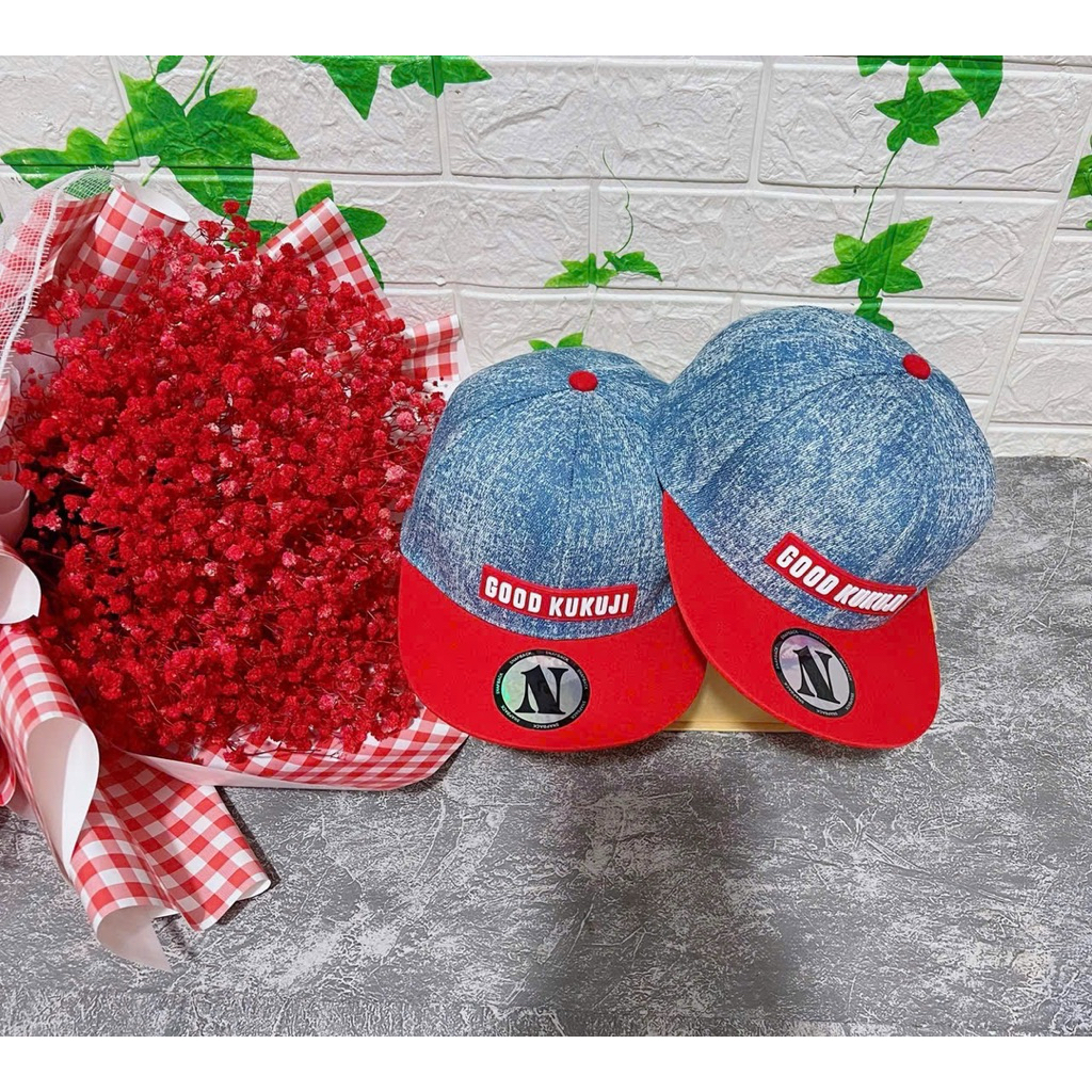 [เด็ก 4-8 ปี] หมวกยีนส์สีน้ําเงินพร้อม KUKUJI RED MINE สําหรับ CHILDREN 4–8 YEARS OLD
