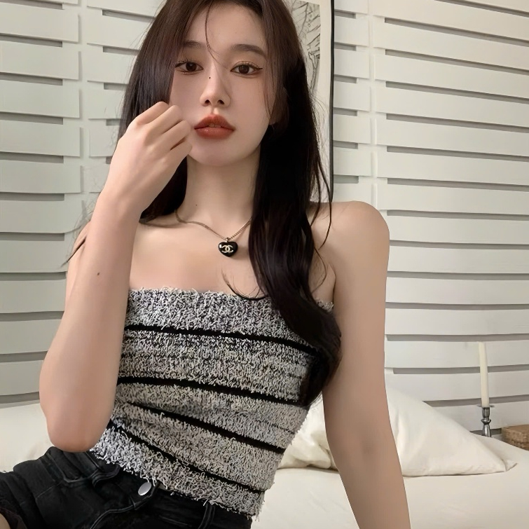 เสื้อเกาะอกลายสก๊อตผ้าขนสัตว์จับจีบสไตล์มินิมอลเกาหลี 24Feb.Studio APN71