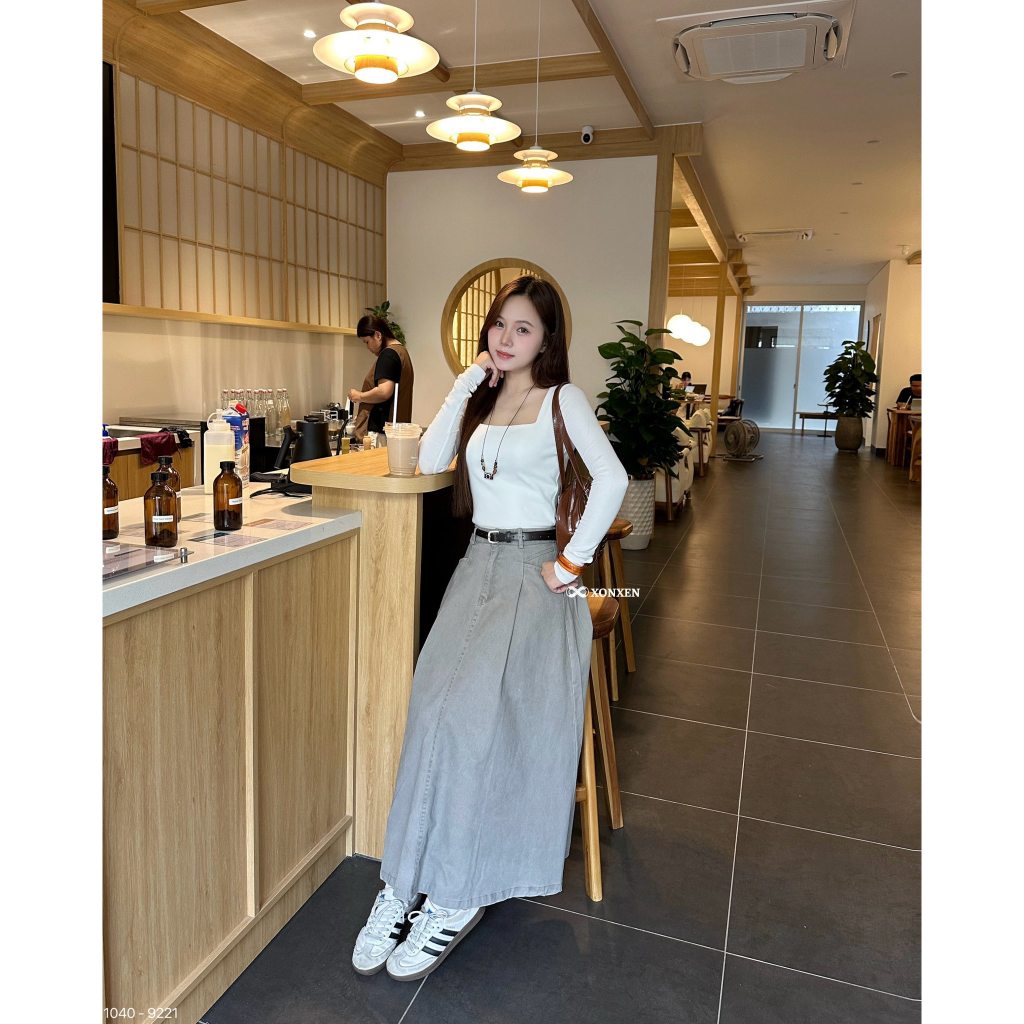 XONXEN 299PCT เสื้อครอปแขนยาวจั๊มสีพื้นคอเหลี่ยม รหัส 1040