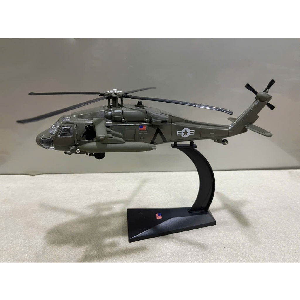 Metal UH-60 Black Hawk 1:72 โมเดลตกแต่งเฮลิคอปเตอร์ (MB72UH60)
