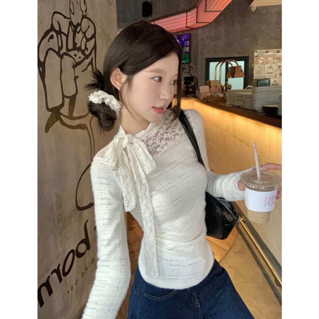 เสื้อยืดรัดรูปลูกไม้ดีไซน์ผูกโบว์มีระดับสําหรับผู้หญิง QCCC-TD175